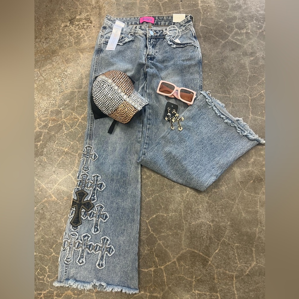 Stylish Appliquéd Women's Jeans